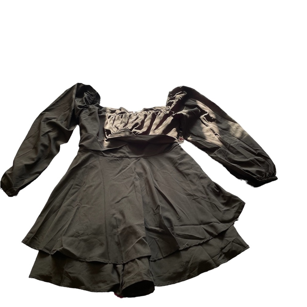 Black Puff-Sleeve Tiered Romper - Picture 6 of 11